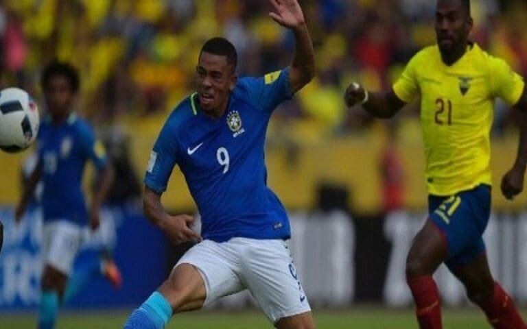 Ο Ζεσούς τα «άκουσε» από την μαμά του για τα οφσάιντ!