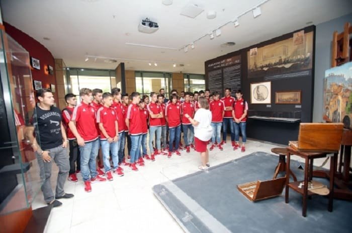 Επίσκεψη στην Τράπεζα της Ελλάδος για την U15 του Ολυμπιακού! (photos)