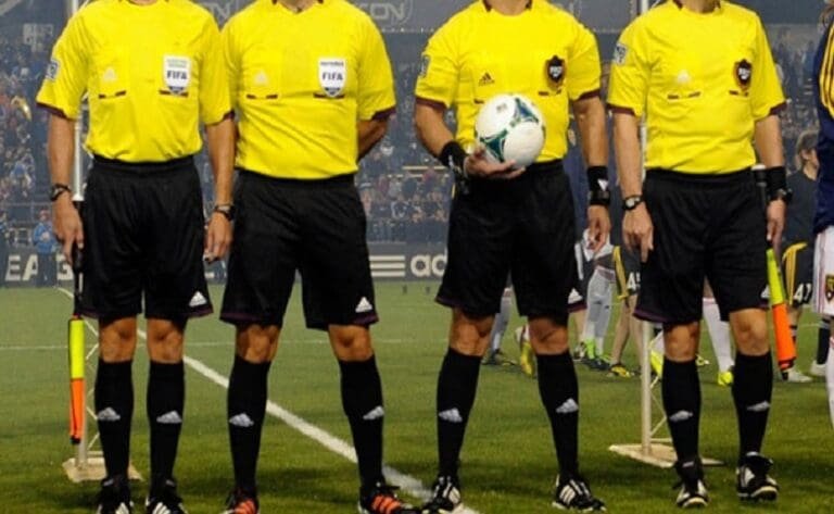 Αυτοί σφυρίζουν το Σαββατοκύριακο!