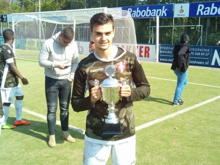 Το σήκωσε με την Ντόρντρεχτ ο Μαραθωνίτης !