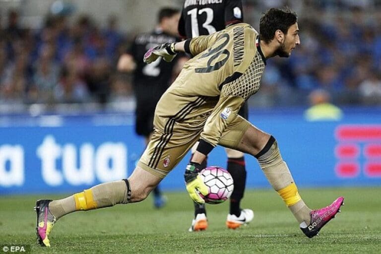 Άγριο “πέσιμο” από φίλους της Μίλαν σε Ντοναρούμα!