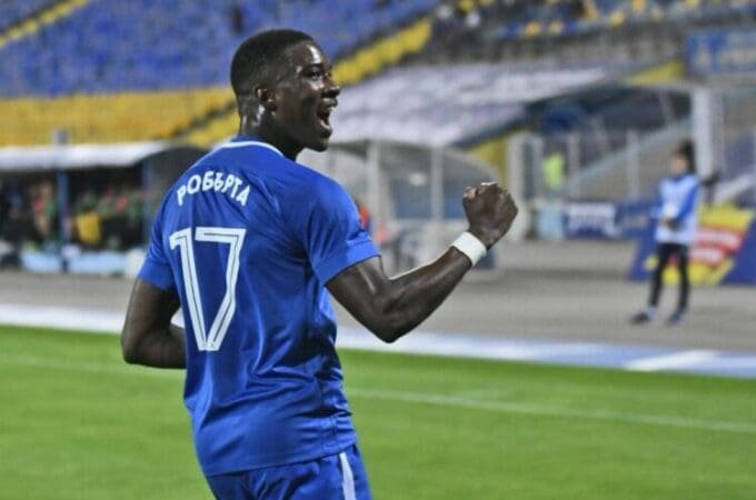 Η ΑΕΚ κοιτάζει ξανά για… Ρομπέρτα! (vid)