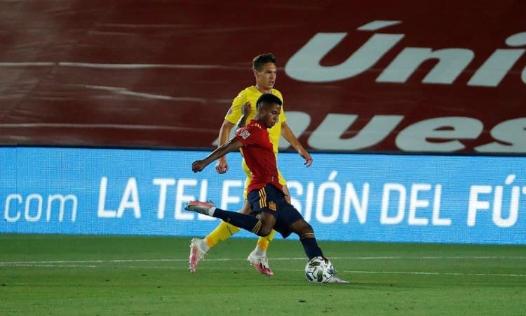 Συνεχίζει να… τρελαίνει κόσμο ο Φατί – Το “κάρφωσε” στην Ουκρανία! (vid)