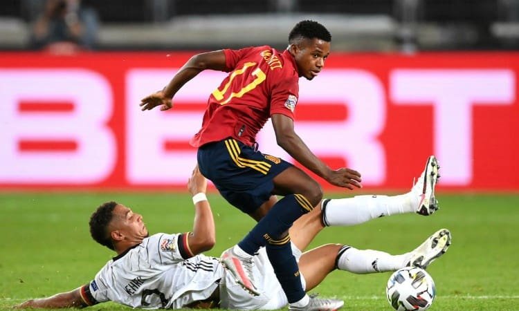 Εκπληκτικός ο νεαρός Φατί – Έσπασε ρεκόρ 84 ετών! (photo/vid)