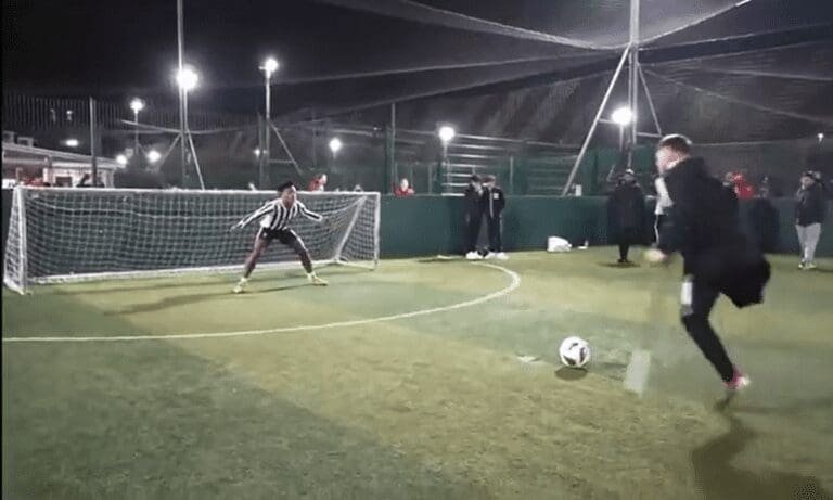 Γκολ… καρδιάς από ακρωτηριασμένο νεαρό! (vid)