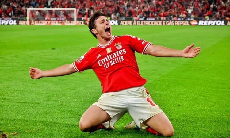 Η Γιουνάιτεντ σκανάρει τον νεαρό “αστέρα” της Μπενφίκα!