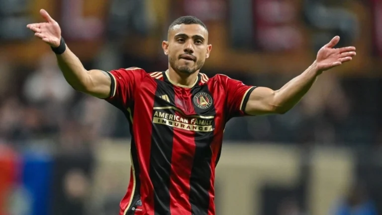 Ο Γιακουμάκης τελειώνει… τη μεταγραφή του και γίνεται ο πιο ακριβός!