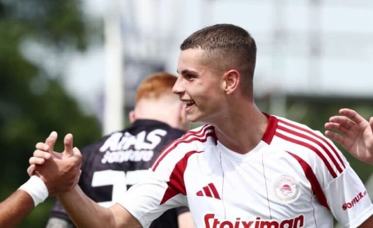 Ακόμα… γράφει η γκολάρα του Μουζακίτη!