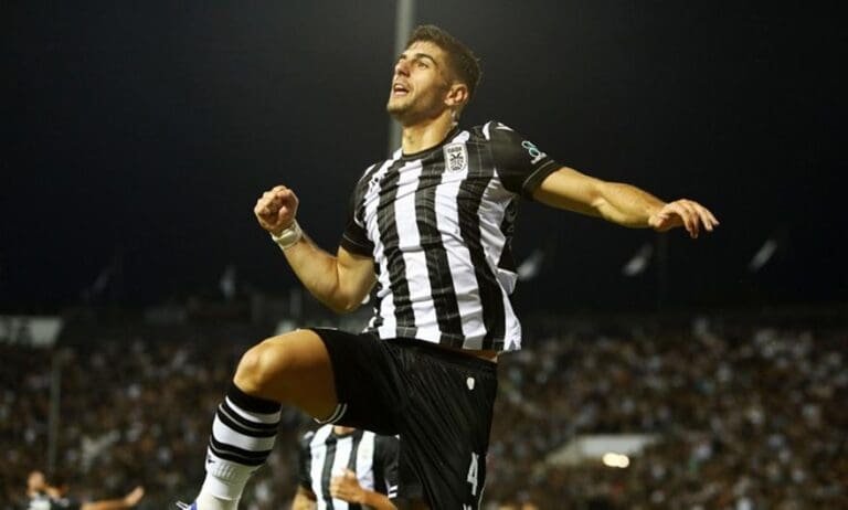 Τα βρίσκει με ΠΑΟΚ η Άιντραχτ για Κουλιεράκη!