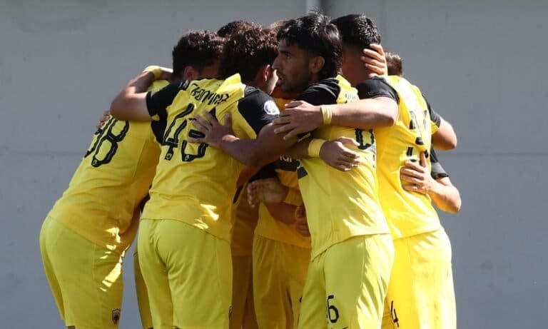 Έφερε νεαρό κίπερ για προπονήσεις η U19 της ΑΕΚ!