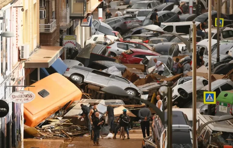 Η Ρεάλ στέκεται δίπλα στους πληγέντες από τις πλημμύρες!