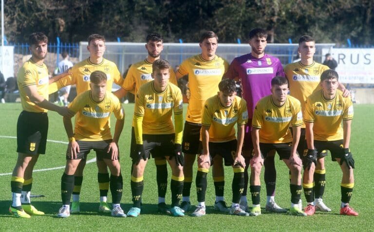 Ο Ουζουνίδης τσεκάρει προσεκτικά την U19!