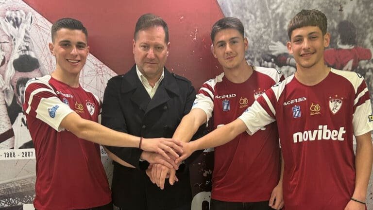 Τρια επαγγελματικά συμβόλαια στην Λάρισα!