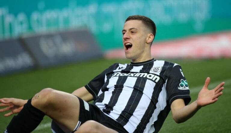 Η Γαλατά τα “σκάει” για τον “Ντέλια”!