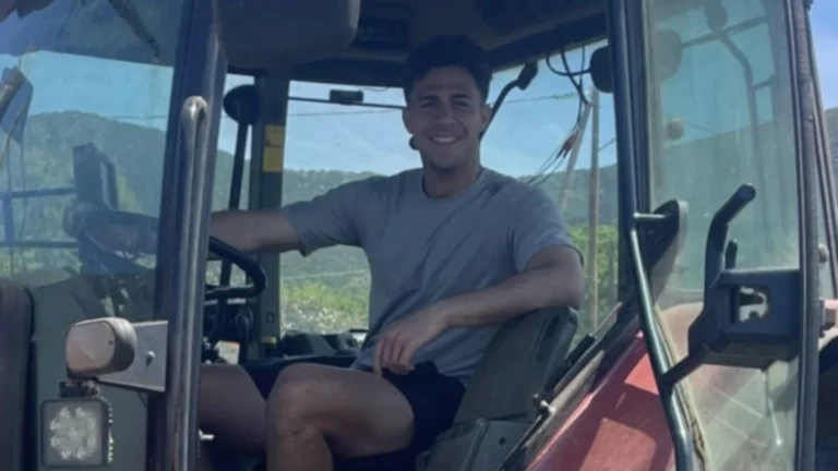 Έπιασε τα… τρακτέρ ο Κωστούλας για να “οργώσει”!