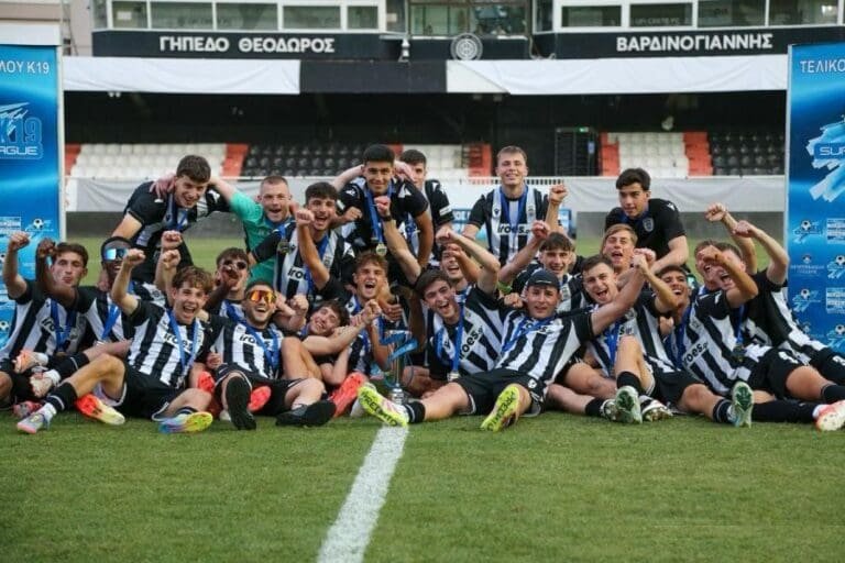 Φωτογραφικά κλικ από την απονομή του ΠΑΟΚ!