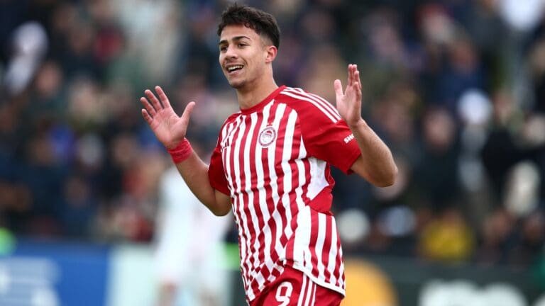 Περνάει ιατρικά και υπογράφει στη Μπράιτον ο Κωστούλας