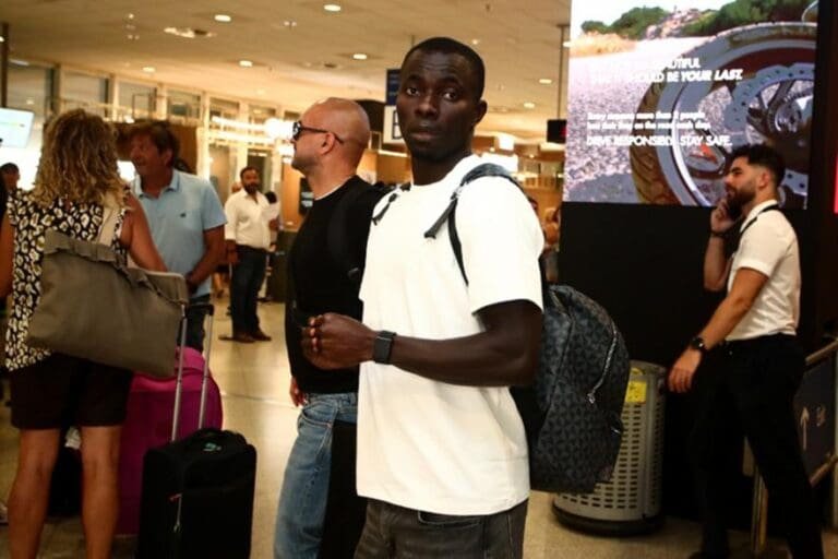 “Προσπάθησαν να ξεγελάσουν τον Μανέ στον Ολυμπιακό – Λυπηρό να το ρίχνουν στις ιατρικές εξετάσεις”!