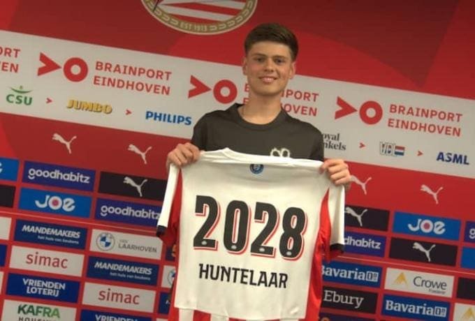 Μια νέα “εποχή”… γεννιέται στην Αιντχόφεν – Υπέγραψε τον Χούντελααρ!