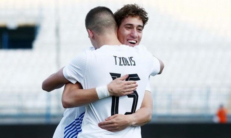 Η Ρόμα μπορεί να διώχνει τον Τσιμίκα αλλά πάει για άλλο Έλληνα παιχταρά!