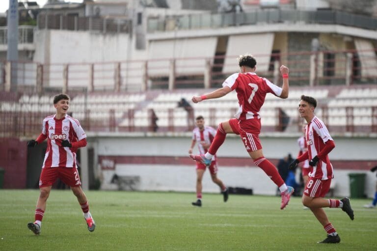 Εμφατικό πέρασμα από το Αγρίνιο για τον Ολυμπιακό!