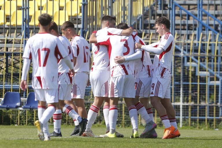 Άνετο τρίποντο για την U17 του Ολυμπιακού!